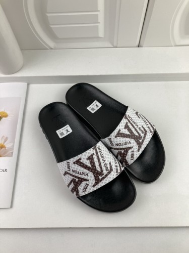 LV women slippers AAA-339
