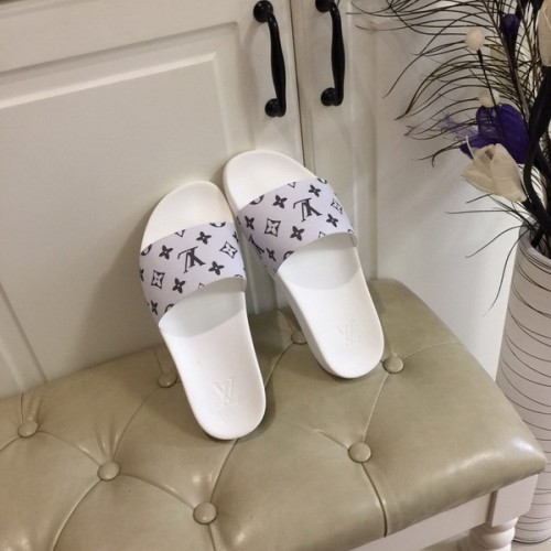 LV women slippers AAA-170
