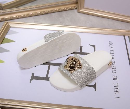 Versace women slippers AAA-013