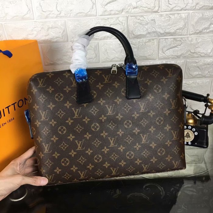 LV Men Hangbags AAA-025