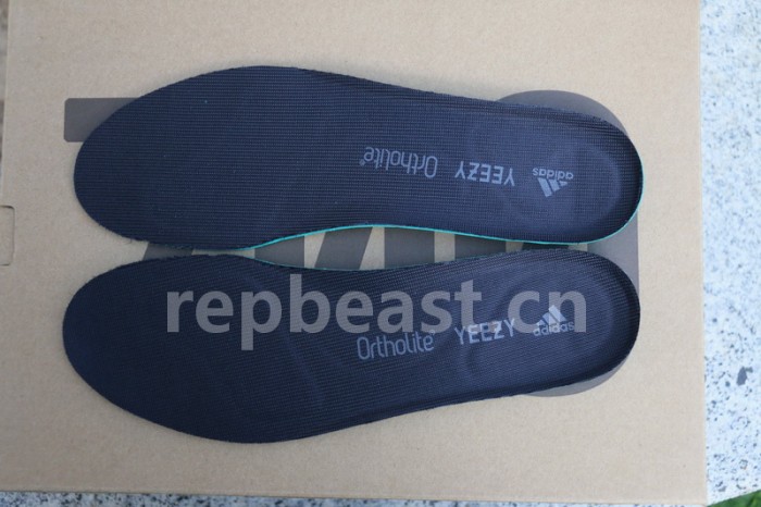 Authentic Yeezy 700 V3 “Alvah”
