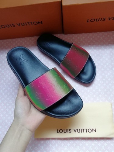 LV women slippers AAA-114