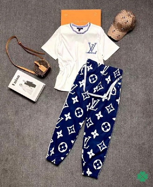 LV women suit-014