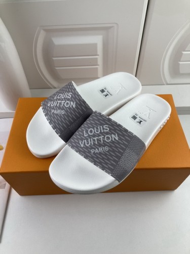 LV men slippers AAA-1130