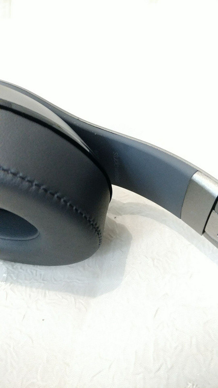 Monster Beats  studio wireless 3-009
