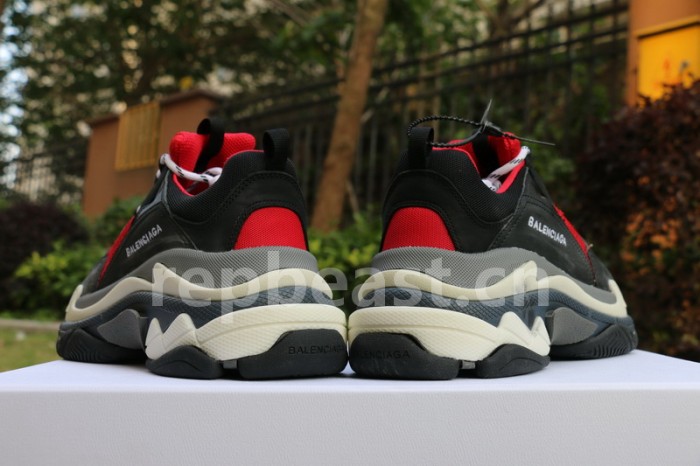 B 17FW Tripe-S High End Sneaker-019