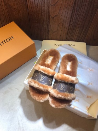 LV Sandals 1-1 Quality-210