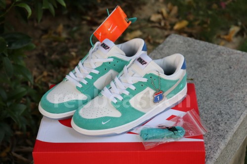 Authentic Kasina x Nike Dunk Low