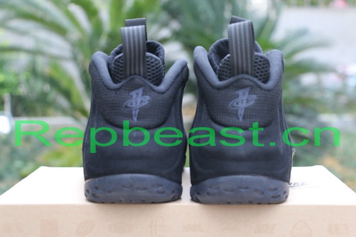 Nike Air Foamposite One “Triple Black”
