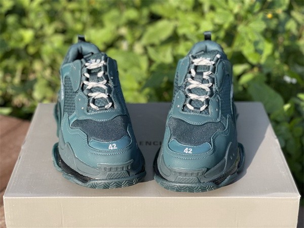 B 17FW Tripe-S High End Sneaker-256