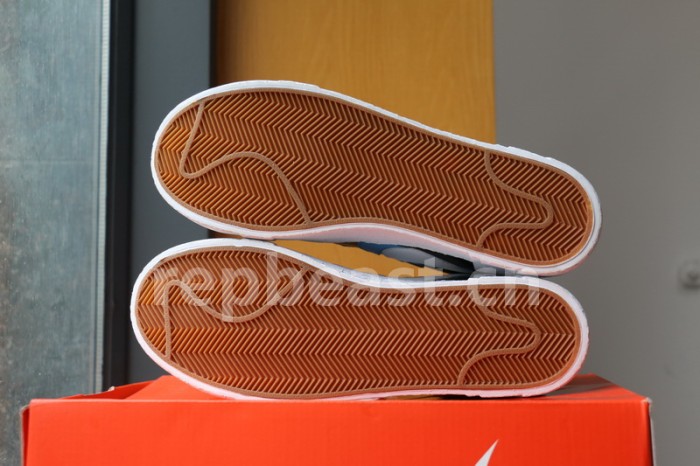 Authentic Sacai x Nike Blazer Mid BV0072-001