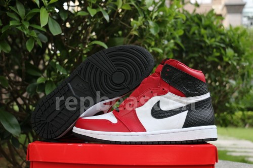 Authentic Air Jordan 1 High OG WMNS “Satin Snake”  GS