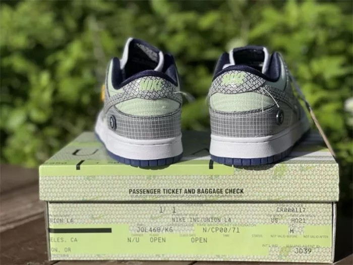 Authentic Union x Nike Dunk Low  DJ9649-401