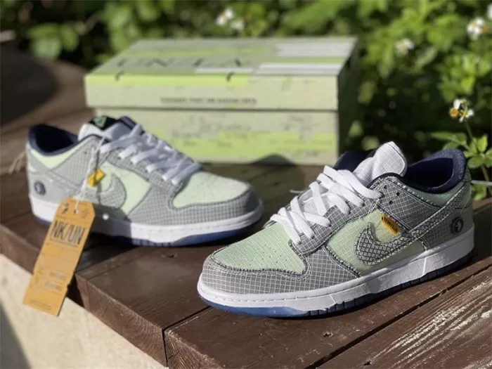 Authentic Union x Nike Dunk Low  DJ9649-401