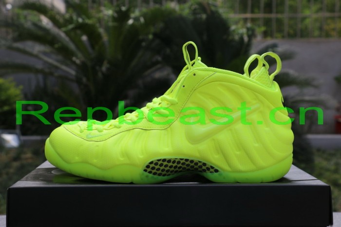 Authentic Nike Air Foamposite Pro “Volt”