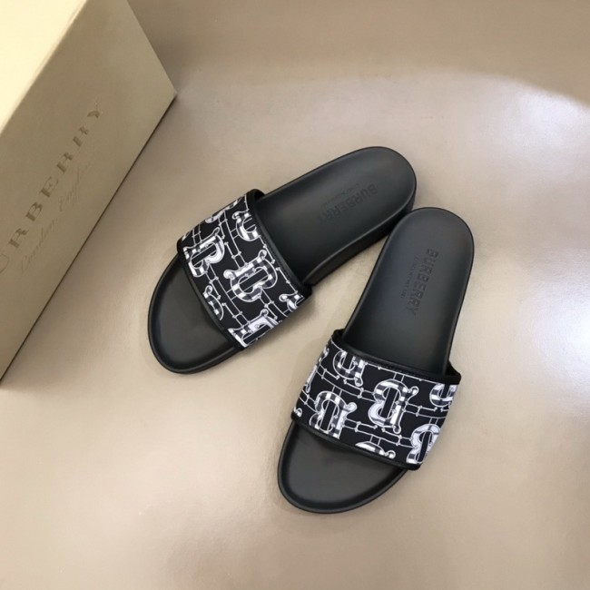 Burberry men slippers AAA-070