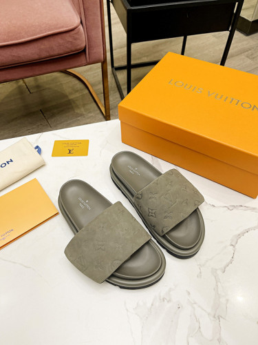 LV Sandals 1：1 Quality-369