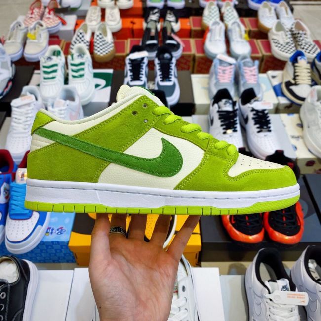 Authentic Nike SB Dunk Low “Green Apple”