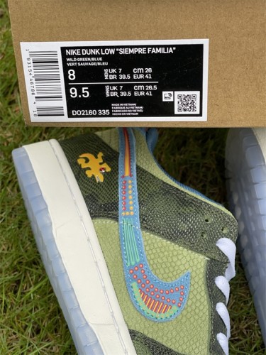 Authentic Nike Dunk Low Siempre Familia