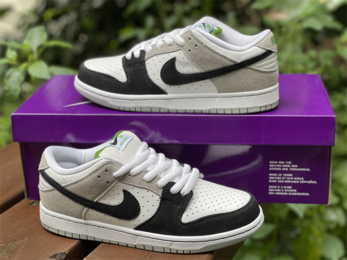 Authentic Nike SB Dunk Low “Chlorophyll”