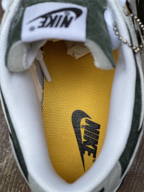 Authentic Nike SB Dunk Low Pro Kobe White YeLLOW