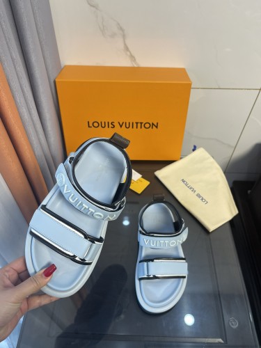 LV women Sandals 1：1 Quality-486