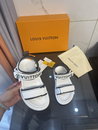 LV women Sandals 1：1 Quality-488