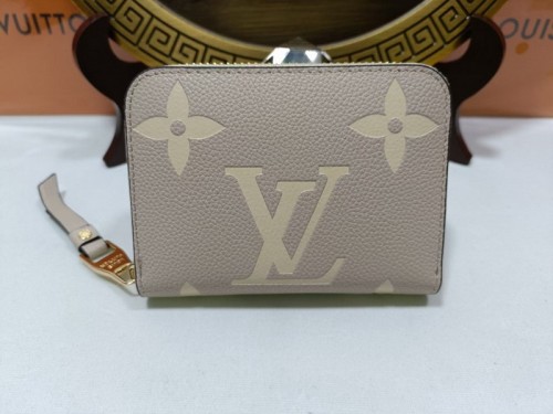 Super Perfect LV Wallet-097