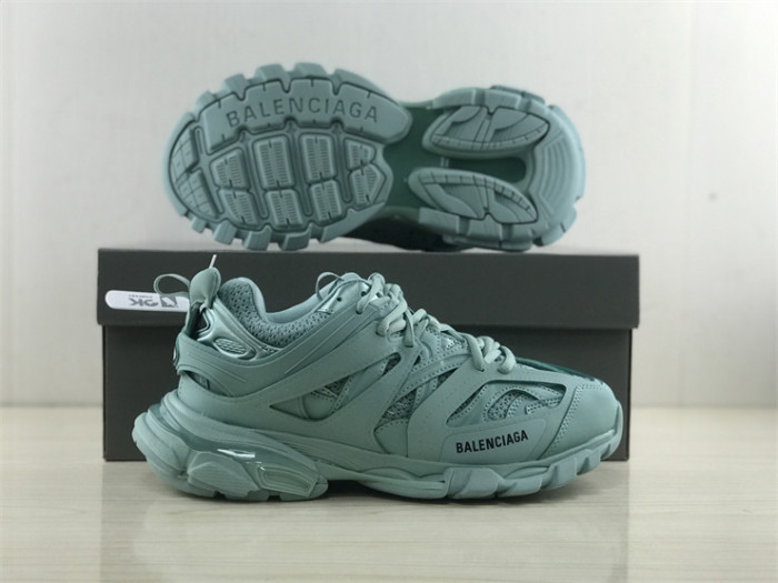 B 17FW Tripe-S High End Sneaker-335