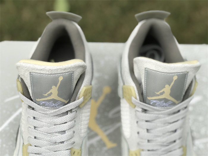 Authentic  Air Jordan 4 SE Craft Photon Dust