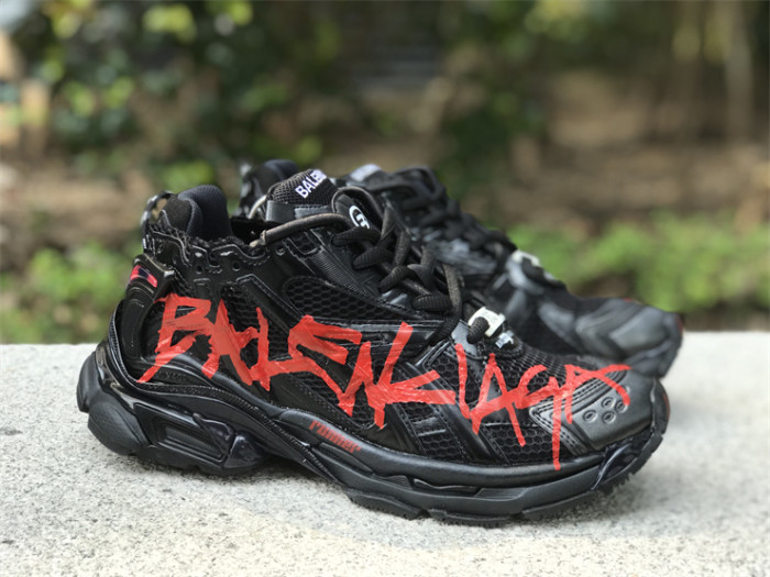 B 17FW Tripe-S High End Sneaker-363