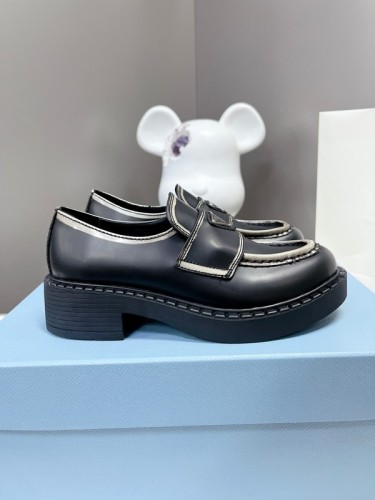 Prada women shoes 1：1 quality-409