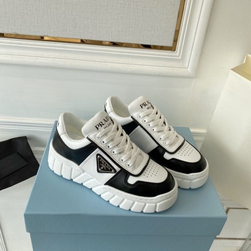 Prada women shoes 1：1 quality-410