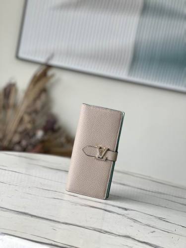 Super Perfect LV Wallet-527