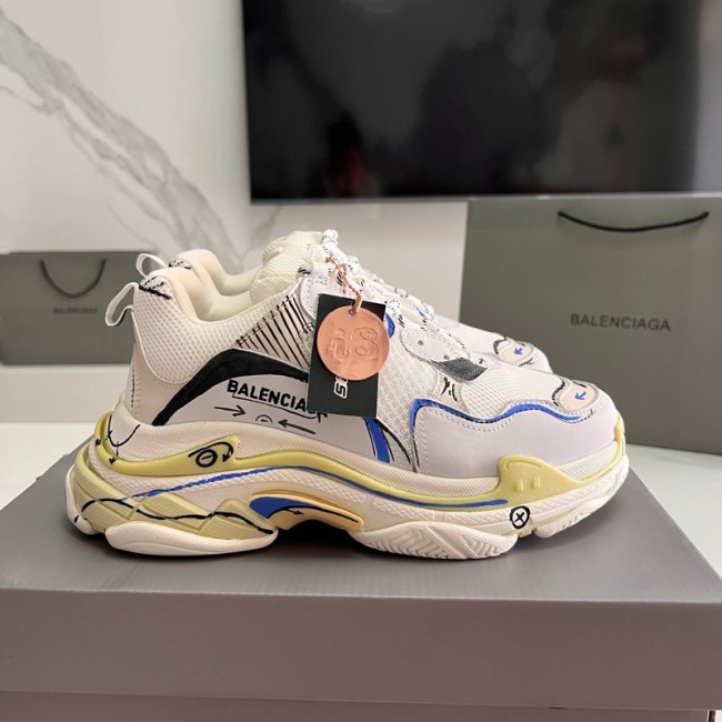 B 17FW Tripe-S High End Sneaker-383