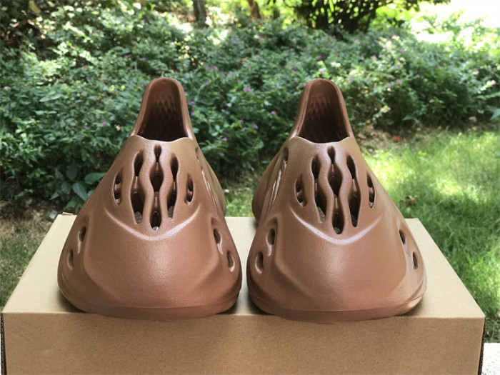 Authentic Yeezy Foam Runner “Flax”