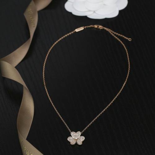 Van Cleef & Arpels Necklace-064