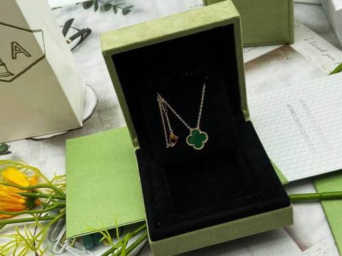 Van Cleef & Arpels Necklace-055
