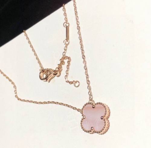 Van Cleef & Arpels Necklace-040