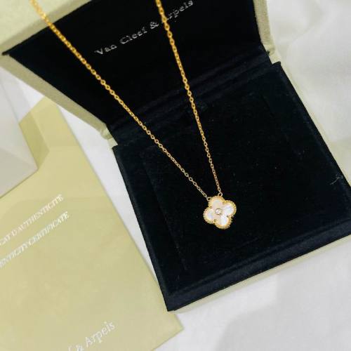 Van Cleef & Arpels Necklace-033