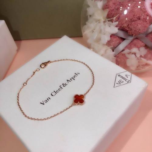 Van Cleef & Arpels bracelet-003