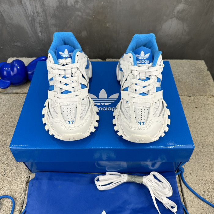 B 17FW Tripe-S High End Sneaker-403