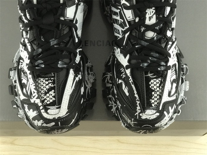 B 17FW Tripe-S High End Sneaker-405