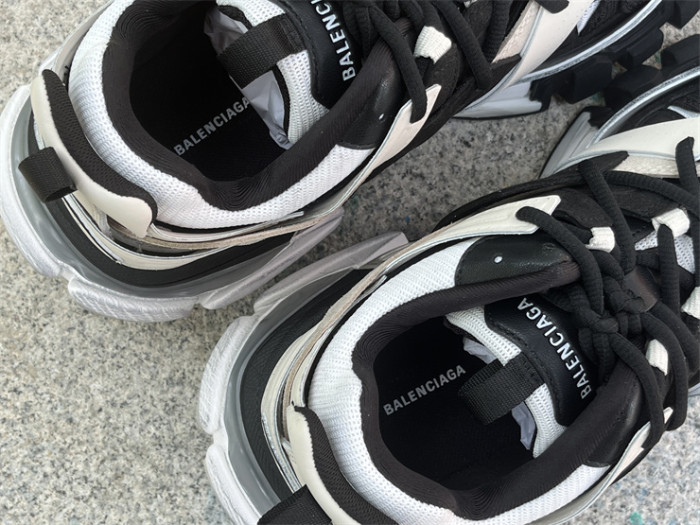 B 17FW Tripe-S High End Sneaker-411