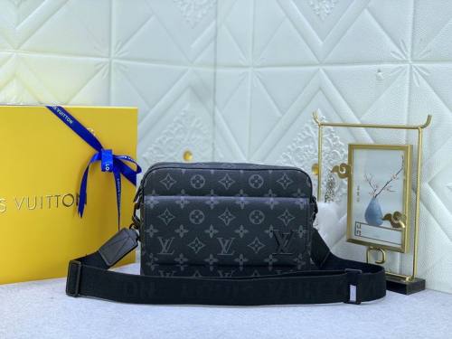 LV Hangbags AAA Men-083