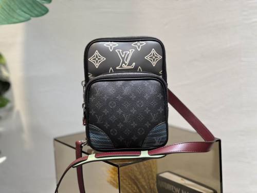 LV Hangbags AAA Women-913