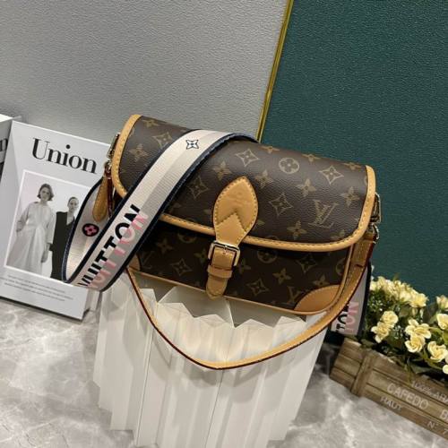 LV Hangbags AAA Women-993