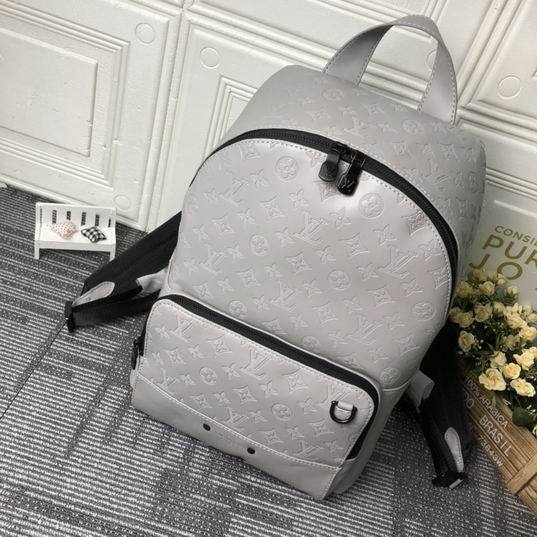 LV Backpack 1：1 Quality-080