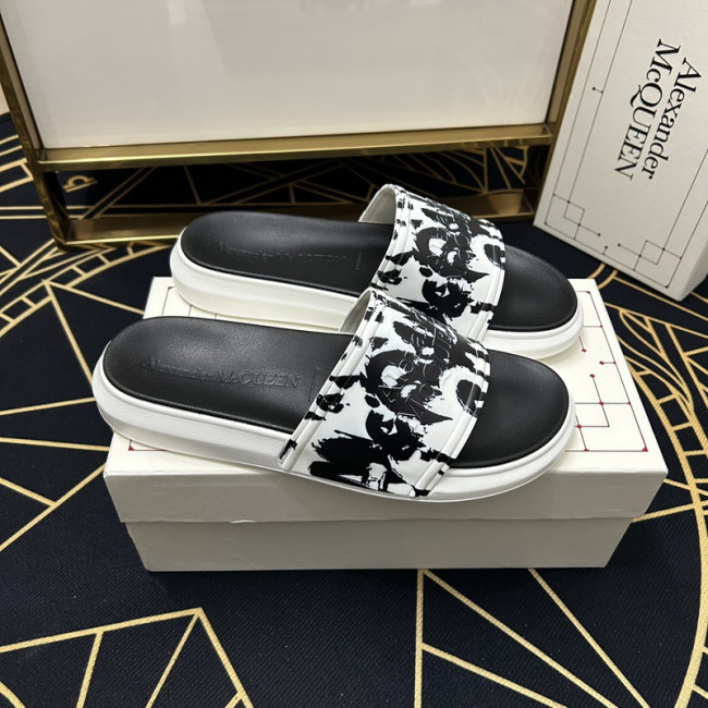 Alexander McQueen men slippers AAA-008