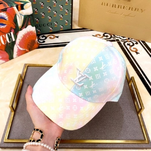 LV Hats AAA-083